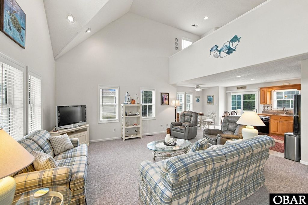 Image 9 of property listing at 533 W Sothel Street, Kill Devil Hills, NC 27948