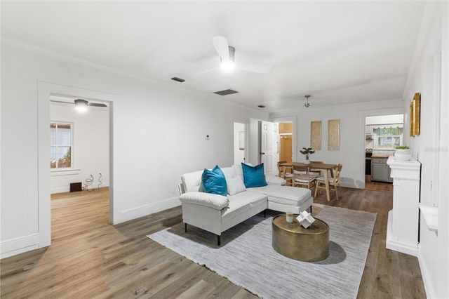 902 NW 4TH PLACE, Gainesville, FL 32601