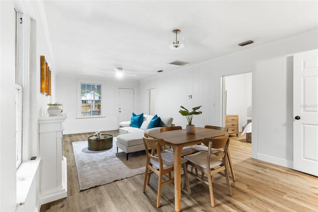 902 NW 4TH PLACE, Gainesville, FL 32601