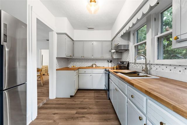 902 NW 4TH PLACE, Gainesville, FL 32601