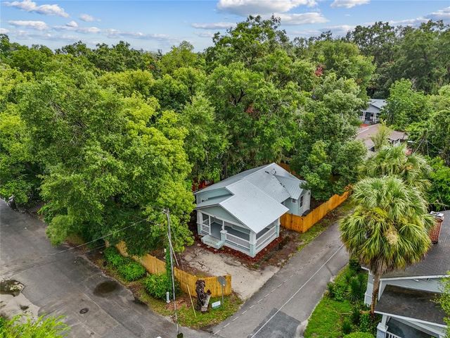 902 NW 4TH PLACE, Gainesville, FL 32601