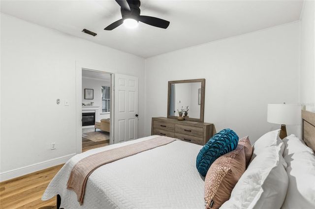 902 NW 4TH PLACE, Gainesville, FL 32601