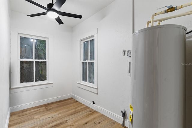 902 NW 4TH PLACE, Gainesville, FL 32601