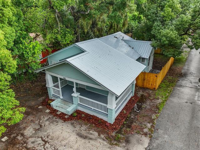 902 NW 4TH PLACE, Gainesville, FL 32601