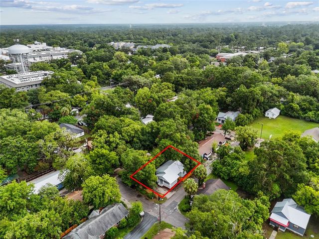 902 NW 4TH PLACE, Gainesville, FL 32601