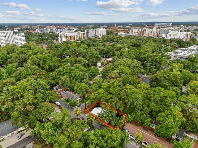 902 NW 4TH PLACE, Gainesville, FL 32601