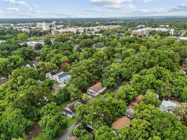 902 NW 4TH PLACE, Gainesville, FL 32601