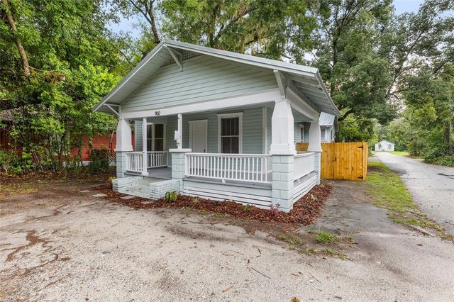 902 NW 4TH PLACE, Gainesville, FL 32601