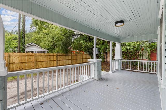 902 NW 4TH PLACE, Gainesville, FL 32601