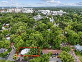 902 NW 4TH PLACE, Gainesville, FL 32601