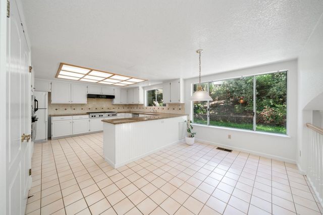 4050 Bancroft Dr, El Dorado Hills, CA 95762