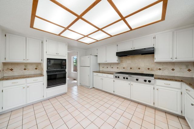 4050 Bancroft Dr, El Dorado Hills, CA 95762