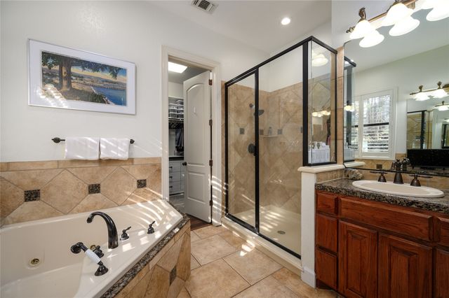 588 Lakepoint Loop, Pottsboro, TX 75076