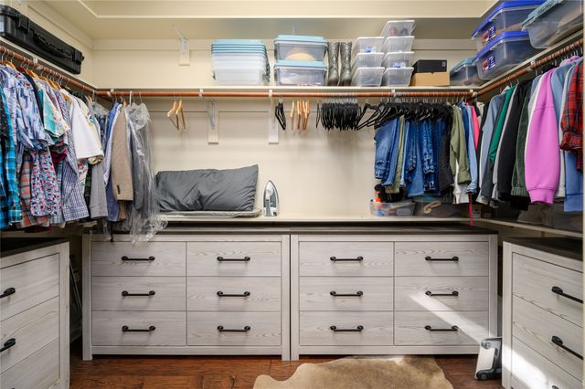 588 Lakepoint Loop, Pottsboro, TX 75076