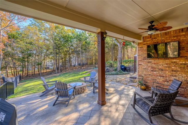 588 Lakepoint Loop, Pottsboro, TX 75076