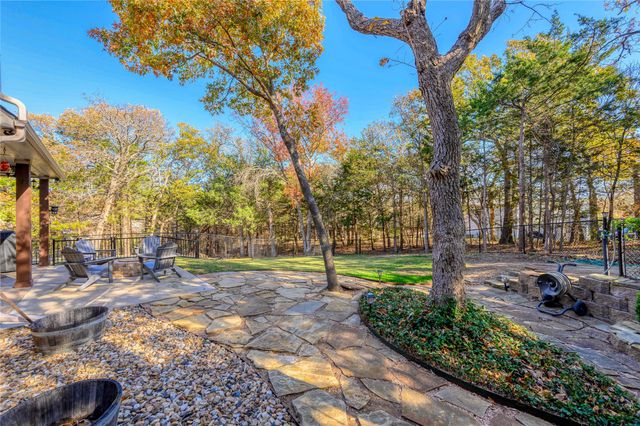 588 Lakepoint Loop, Pottsboro, TX 75076