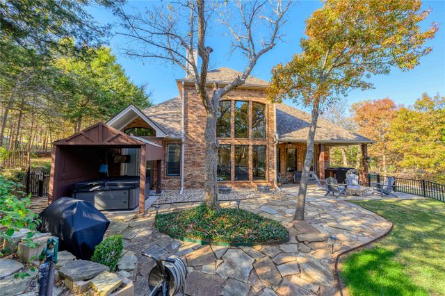 588 Lakepoint Loop, Pottsboro, TX 75076