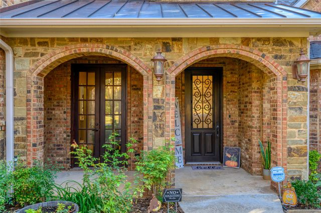 588 Lakepoint Loop, Pottsboro, TX 75076