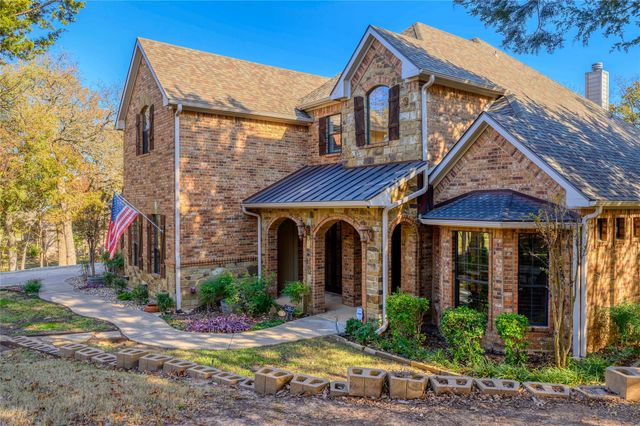 588 Lakepoint Loop, Pottsboro, TX 75076