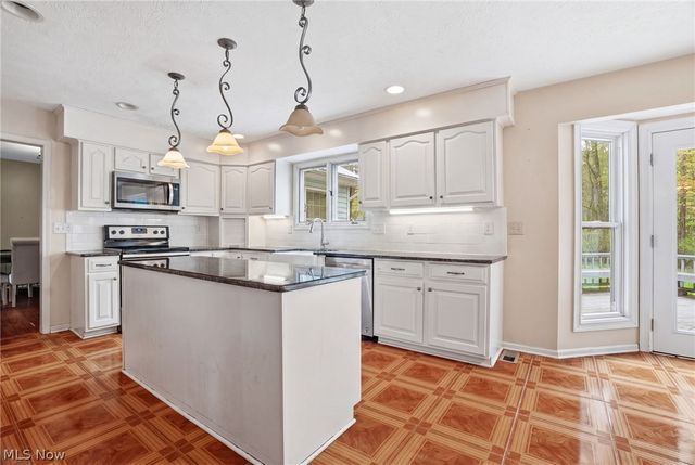 13125 Pearl Road, Chardon, OH 44024