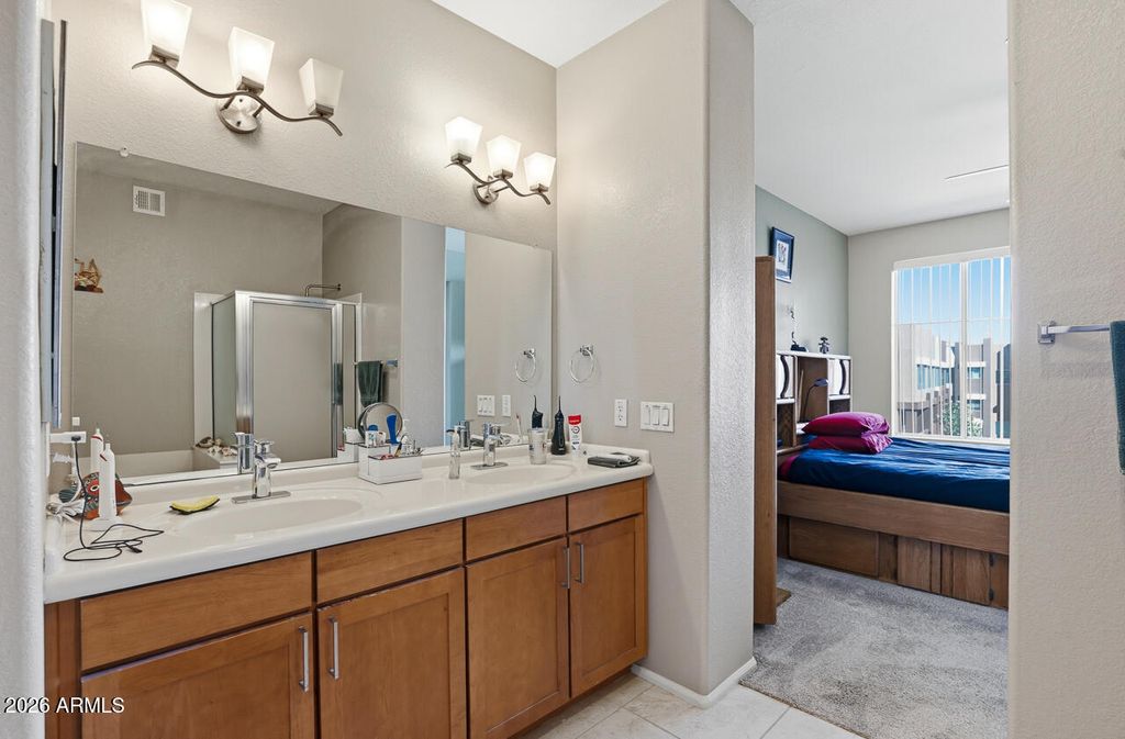 Image 19 of property listing at 6745 N 93RD Avenue 1124, Glendale, AZ 85305