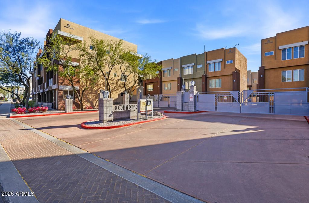 Image 20 of property listing at 6745 N 93RD Avenue 1124, Glendale, AZ 85305