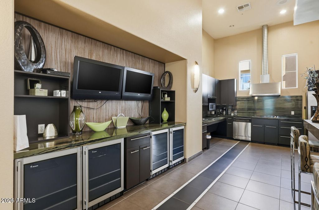 Image 24 of property listing at 6745 N 93RD Avenue 1124, Glendale, AZ 85305