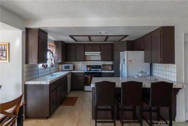 13870 Evergreen, Victorville, CA 92395