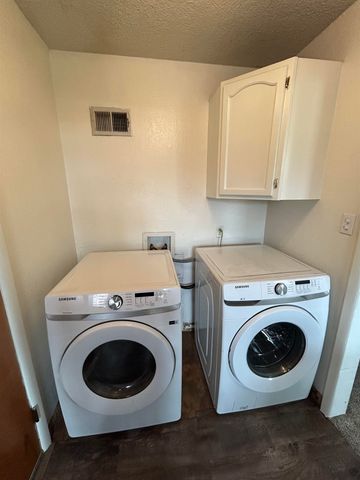 225 Filmore St, Mulvane, KS 67110