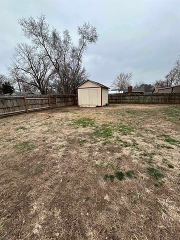 225 Filmore St, Mulvane, KS 67110