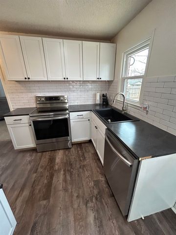 225 Filmore St, Mulvane, KS 67110