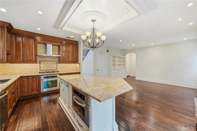 8082 Centerstone, Huntington Beach, CA 92646