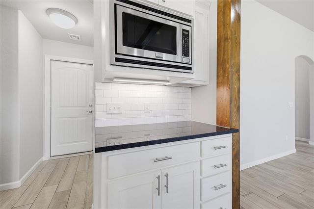 3020 Brookstone Pass Drive, Yukon, OK 73099