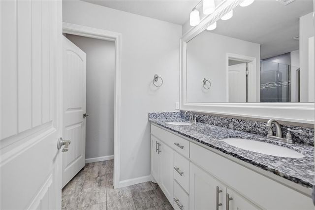 3020 Brookstone Pass Drive, Yukon, OK 73099