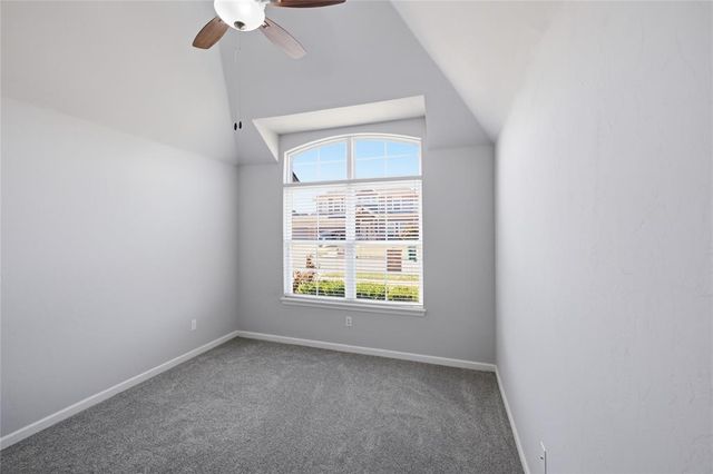 3020 Brookstone Pass Drive, Yukon, OK 73099