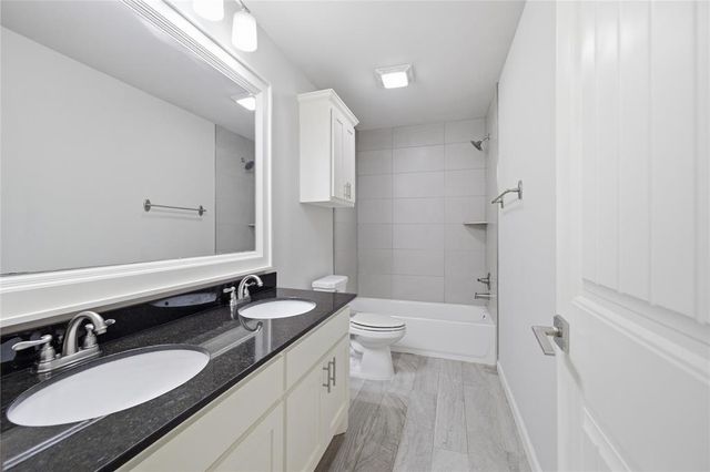 3020 Brookstone Pass Drive, Yukon, OK 73099