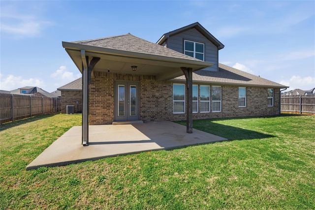 3020 Brookstone Pass Drive, Yukon, OK 73099