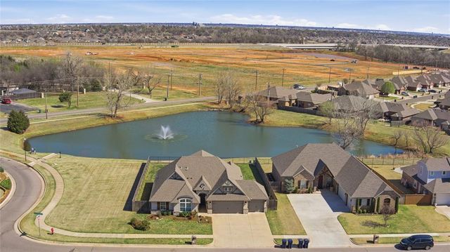 3020 Brookstone Pass Drive, Yukon, OK 73099