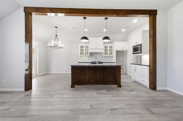 3020 Brookstone Pass Drive, Yukon, OK 73099