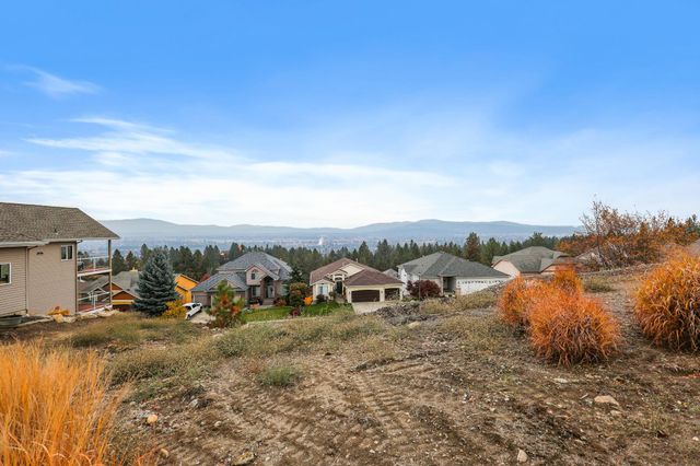 8430 E Blue Fox Ln, Spokane, WA 99217