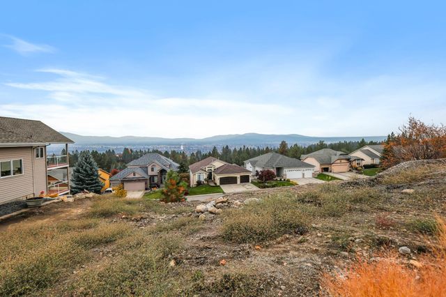 8430 E Blue Fox Ln, Spokane, WA 99217