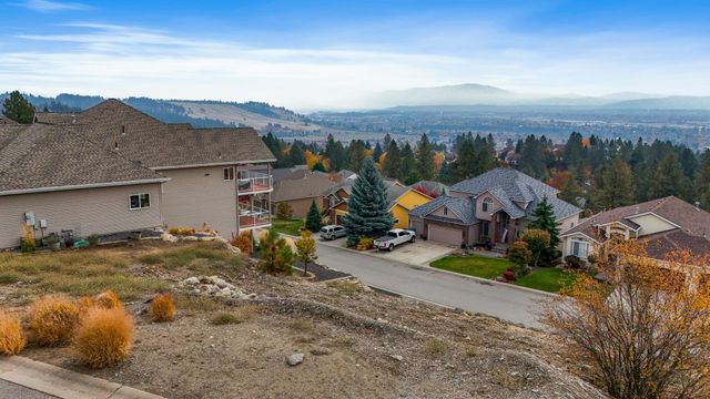 8430 E Blue Fox Ln, Spokane, WA 99217