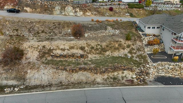 8430 E Blue Fox Ln, Spokane, WA 99217