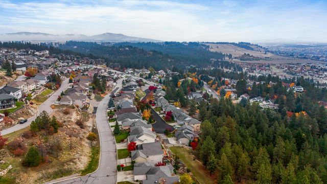 8430 E Blue Fox Ln, Spokane, WA 99217