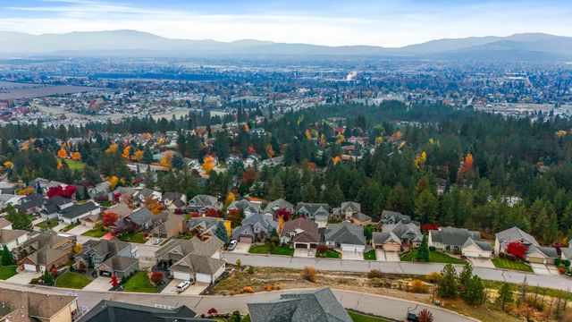 8430 E Blue Fox Ln, Spokane, WA 99217