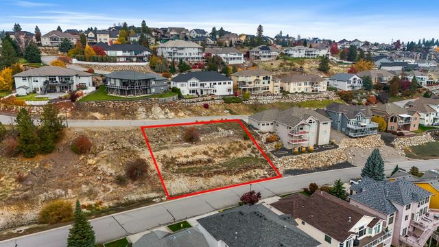 8430 E Blue Fox Ln, Spokane, WA 99217