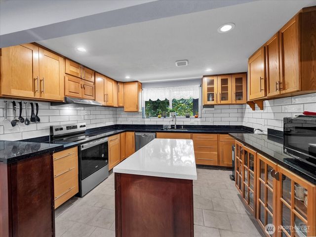 1302 SW Bay Street, Port Orchard, WA 98366