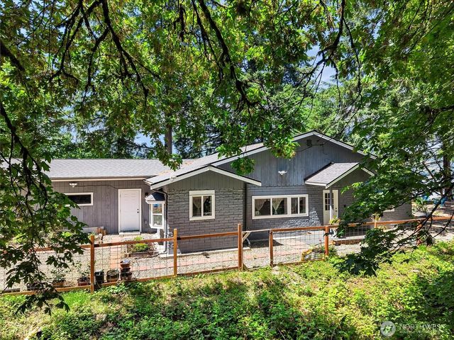 1302 SW Bay Street, Port Orchard, WA 98366