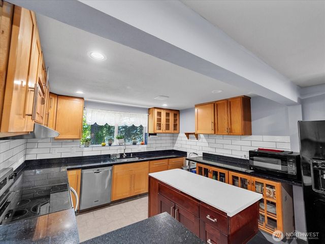 1302 SW Bay Street, Port Orchard, WA 98366