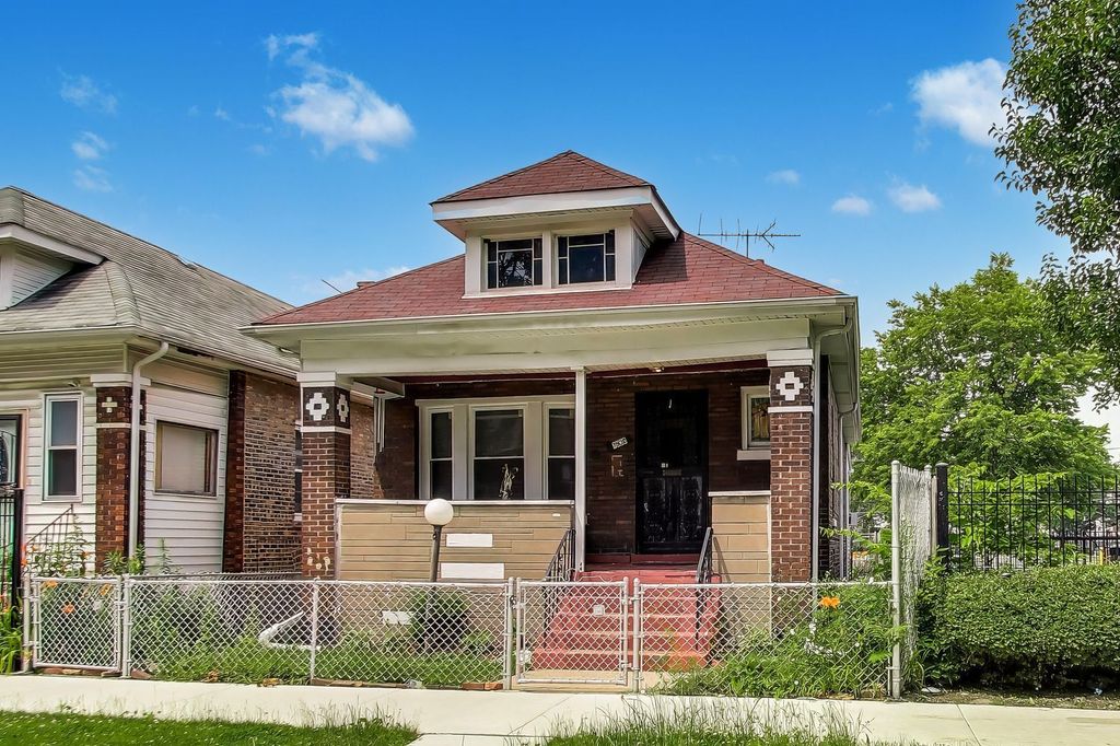7930 S Maryland Avenue, Chicago, IL 60619